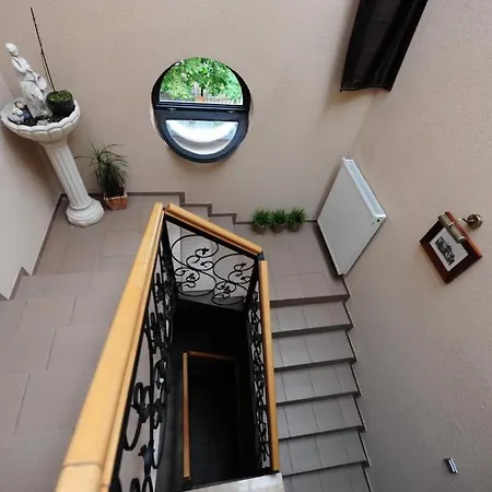 Panzio Bed & Breakfast Tata