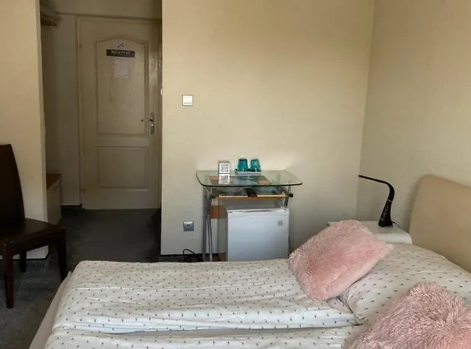 Panzio Bed & Breakfast 3*